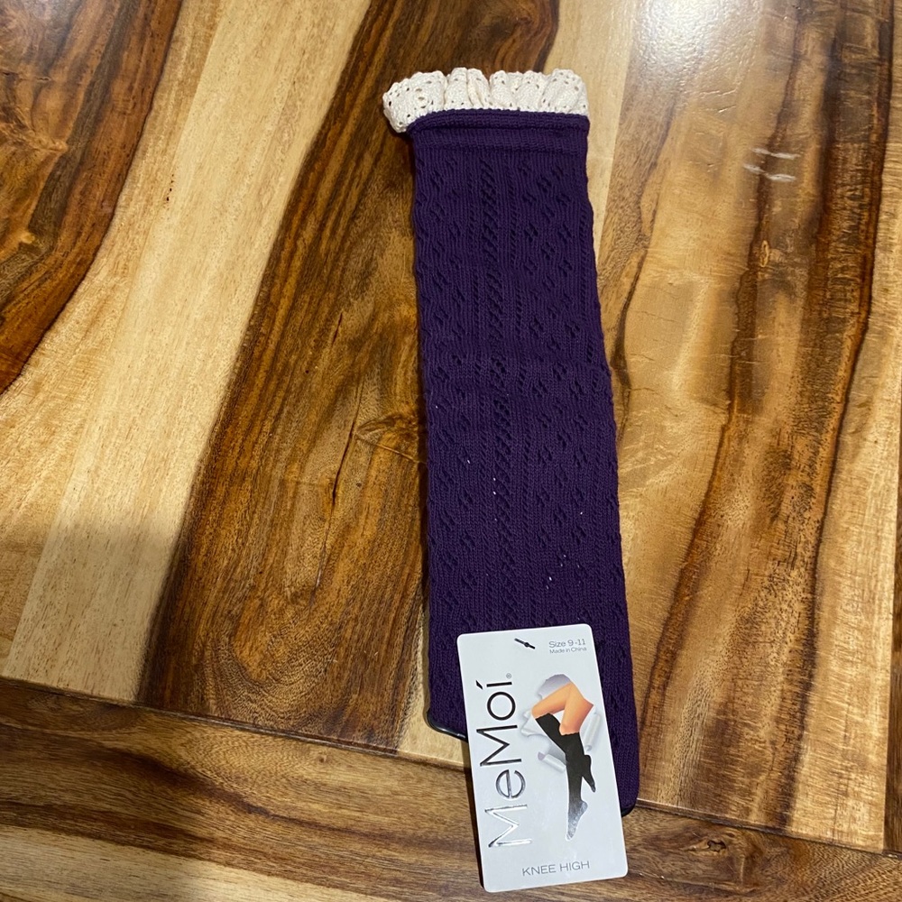 Knee socks with eyelets and lace